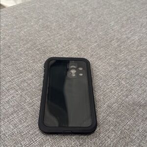 Black waterproof LIFEPROOF CASE